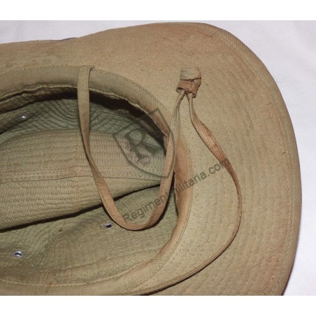 Chapeau brousse fabrication locale.