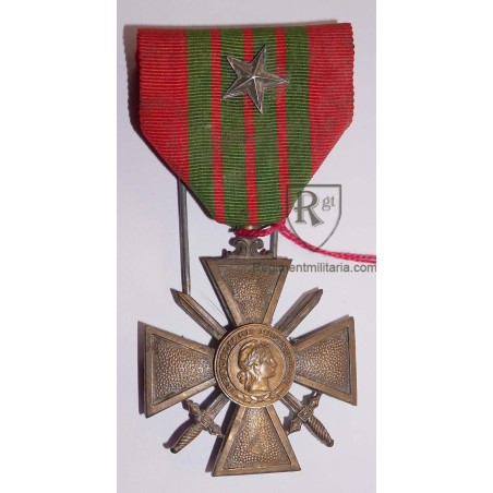 Croix de guerre avec étoile.