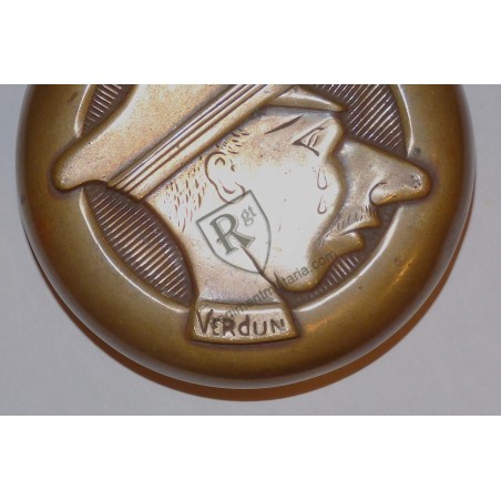 Briquet Poilu caricature KOMPRINZ