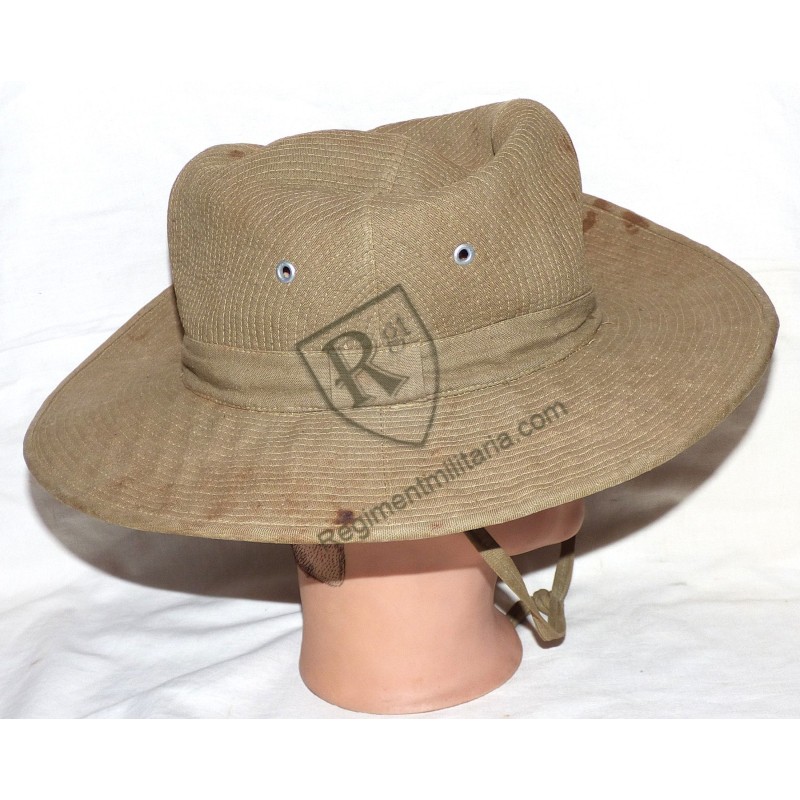 Chapeau brousse fabrication locale.
