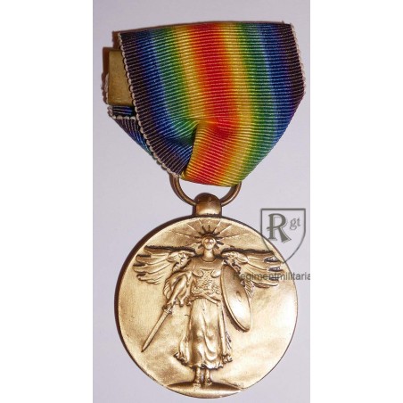 Ensemble médaille US Victory et croix de guerre 1917.