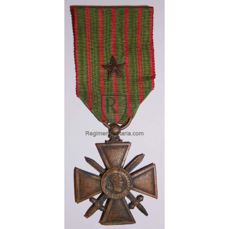 Set Victory medal and French 1917 croix de guerre.