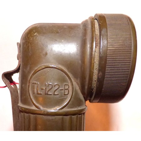 TL122 B light