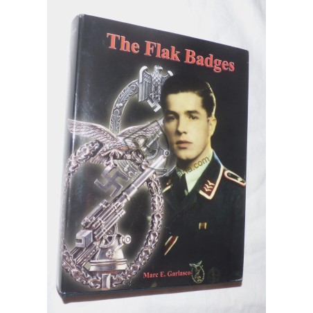 Livre THE FLAK BADGES