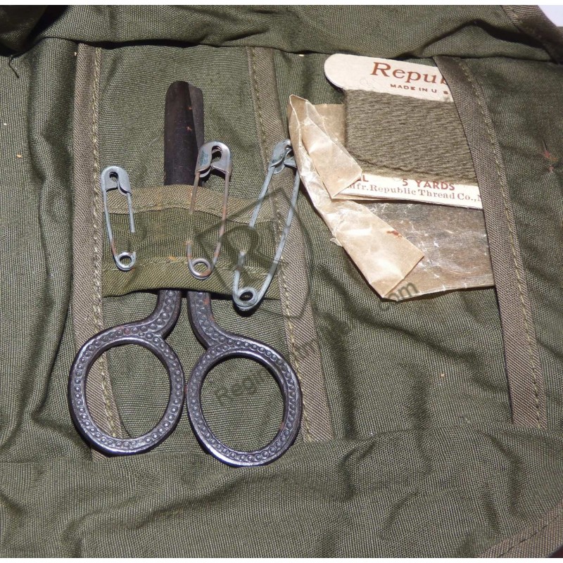 US ARMY sewing kit