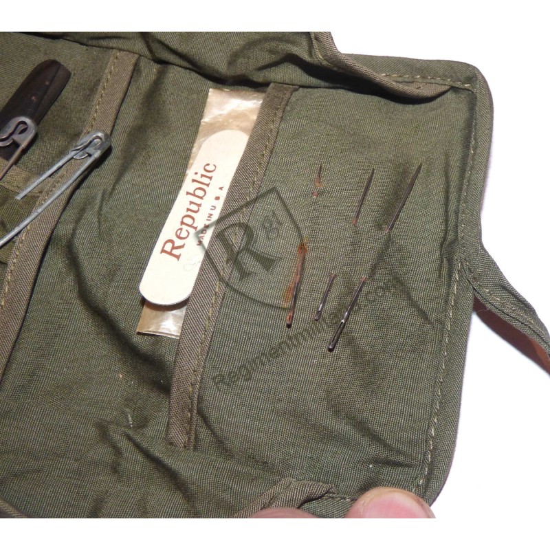 US ARMY sewing kit