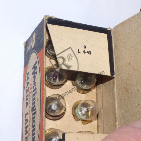 Rare box of 10 bulbs TL122 lamps 1943