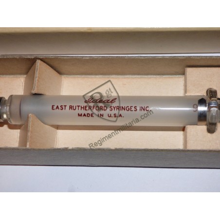 3cc syringe Medical Dept US ARMY WW2